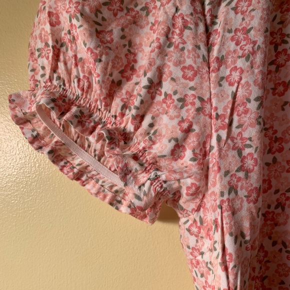 XS Hollister floral top NWT - Picture 3 of 6